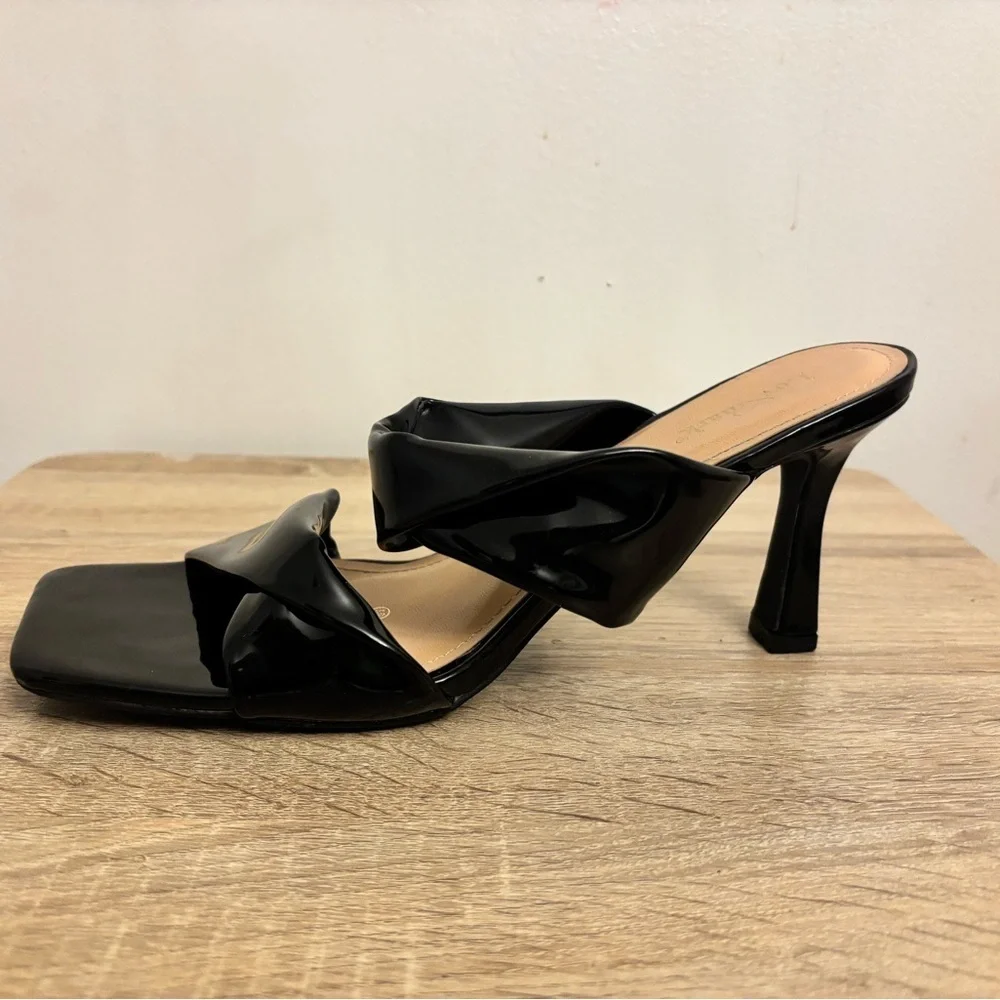 Lov mark Chic Black Women's Heels Size 8.5